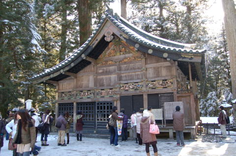 神厩舎（三猿）