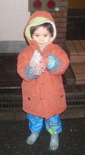 20080209息子　雪合戦仕様.jpg