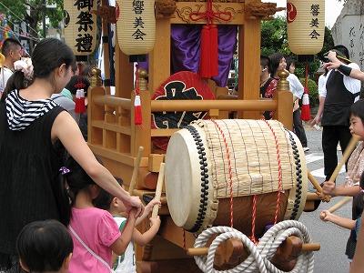 高棚太鼓　子供も参加