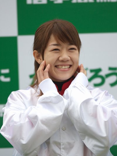 騎手紹介中