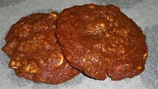 ジャイアントダブルチョコナッツクッキー
