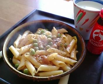 えんどうのチーズカレーソースペンネ