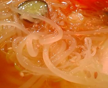 ぴょんぴょん舎の麺