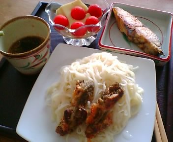 たらの芽の天ぷらと稲庭うどん