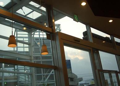 コーヒーショップ１０・３０の３