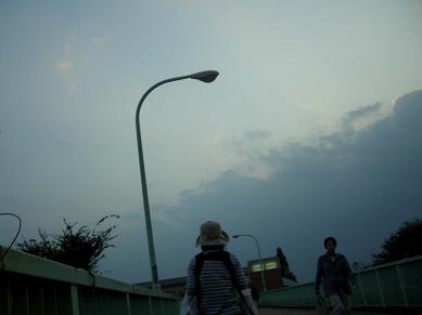 歩道橋で１０・３０の４