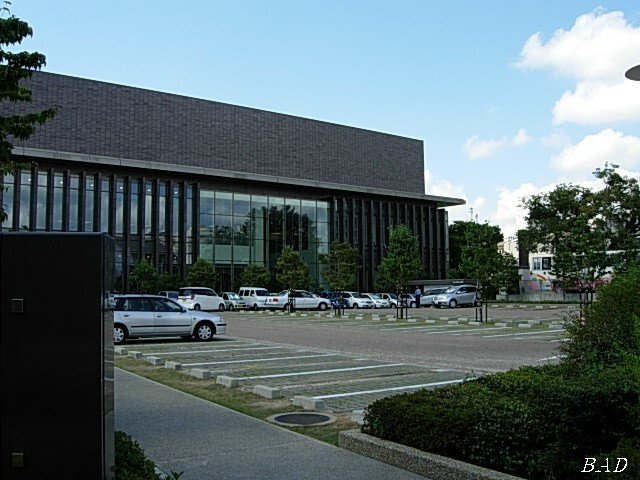 県立図書館.jpg