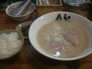 博多ラーメン「膳」(ぜん)