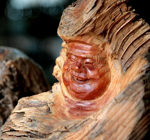 実木の根彫りは年余りの置物である.-