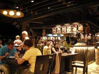 ナイトサファリフードコート