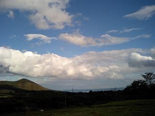 雲の下は海よ