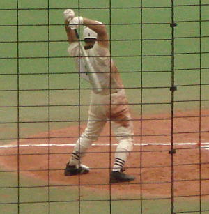 ｸﾞﾙｸﾞﾙ…ｸﾞﾙｸﾞﾙ…バット回し職人（爆）　聖ヶ丘応援席爆笑vv