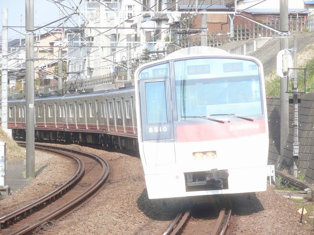 8710F