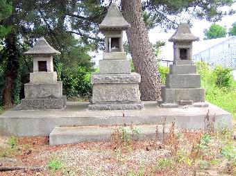 石の祠　蝸牛様