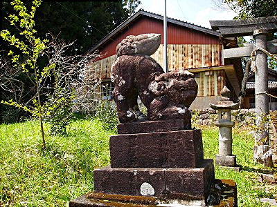 奈路の左狛犬