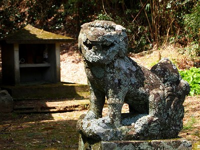 平野の狛犬　右