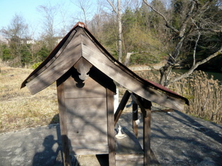 溜池の祠