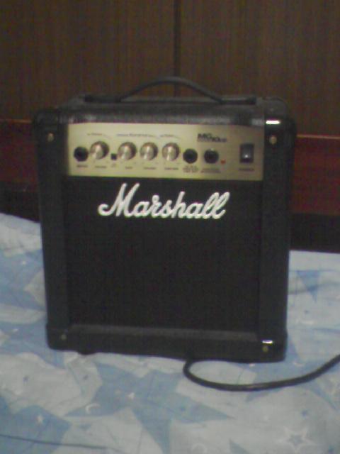 アンプ　マーシャル