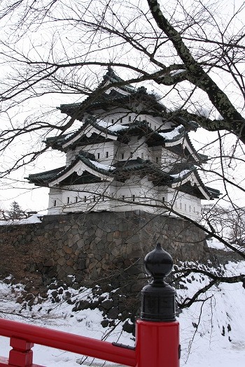 雪化粧の弘前城