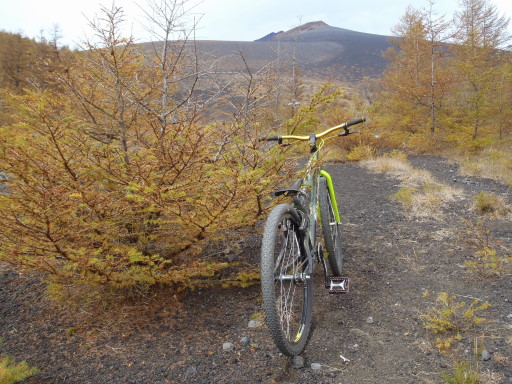 2011-10-30 四辻付近から宝永山の眺望