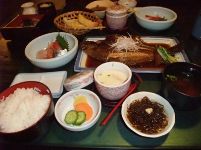 げん屋：刺身煮魚ご膳