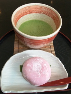 お抹茶と桜饅頭