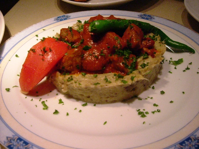 ラムのスパイシートマトソース煮込み