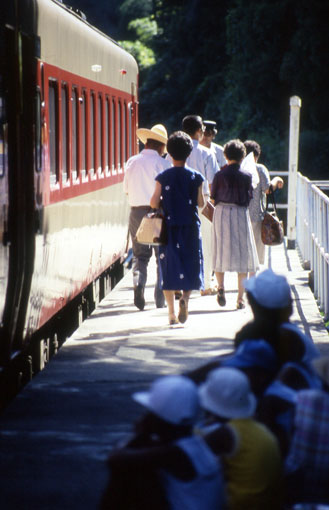 夏の駅