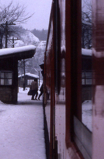 雪の駅