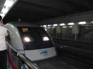 リニアモーター