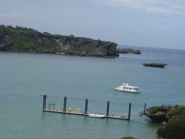 ﾎﾃﾙの部屋から・万座毛