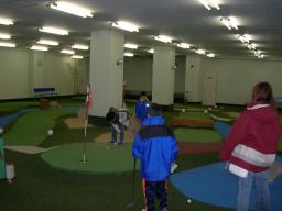 ゆうしゃんパターゴルフを楽しむ