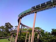 ローラーすべり台