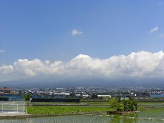 洗濯の合間に富士山