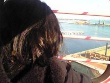 観覧車から景色を見る