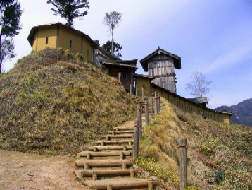 本曲輪搦手登り口（高根城）