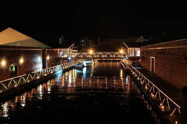 夜の金森倉庫の運河
