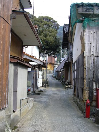 ひなびた路地