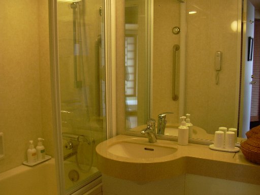 ホテルの部屋のバスルーム