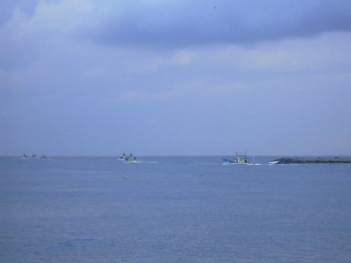 出漁する船　2008.1.4