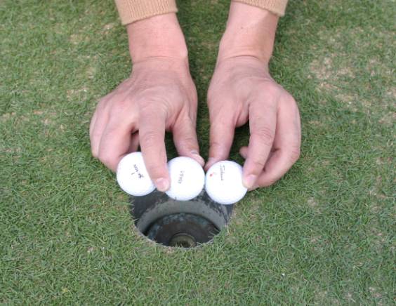 ボール３つの幅があるカップ ゴルフホームドクター 楽天ブログ