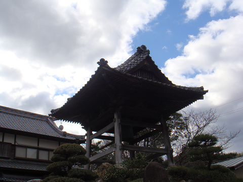 種間寺　鐘楼