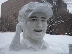 雪像　ハニカミ王子