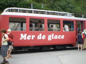 モンタンベー登山電車.jpg