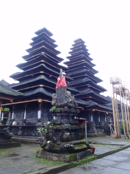 ５．３１１層の建物.jpg