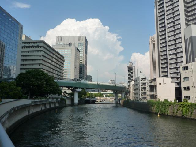 水の都大阪　夏の雲