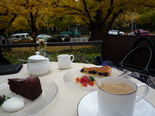 ｲﾁｮｳ並木ティータイム