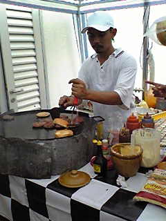 サーキットのハンバーガー屋さん