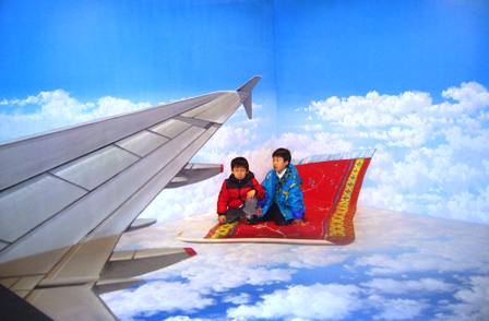 空を飛ぶ絨毯の二人