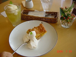 2006.07.25ハチクロコラボATR.jpg